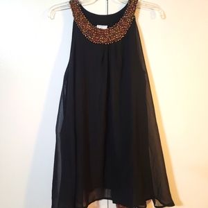 Lightweight, sleeveless top